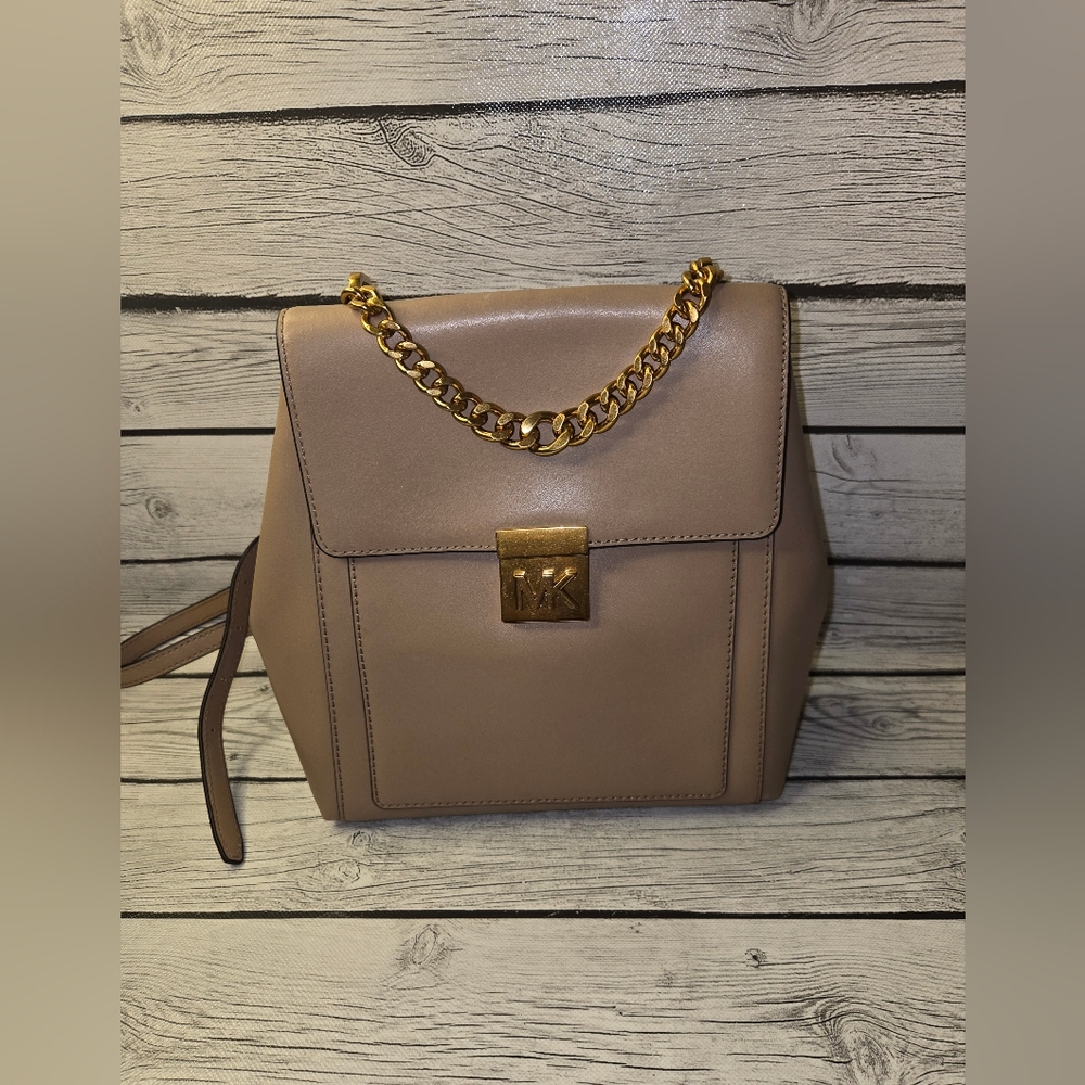 Michael Kors Mindy MD Leather Backpack Pre-owned